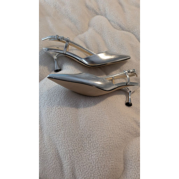 Nine West Silver Metallic Slingback Kitten Heels Pointed Toe Elegant Pumps 6 1/2 - Picture 6 of 8